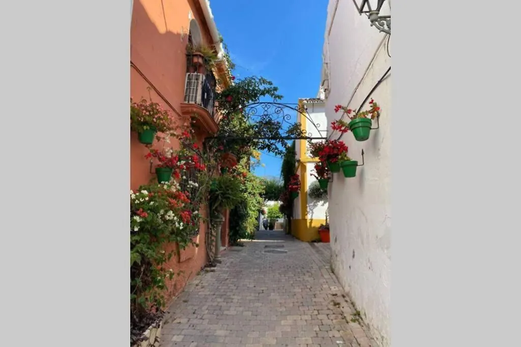 Estepona Seaview Apartment Seletur